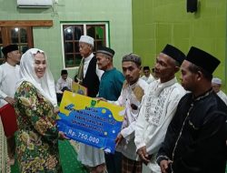 Safari Ramadhan Perdana, Bupati Natuna Serahkan Zakat Mal Serta Sejumlah Bantuan