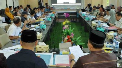 Kejar Tayang, Pansus DPRD Batam Tetap Bahas LKPJ Wali Kota 2025 di Hari Libur