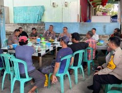 Kapolres Jalin Suasana Keakraban Dengan  Para Buruh Penagi Demi Terciptanya Kamtibmas