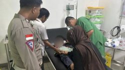 Aksi Spontan AKP Erwan Tony, Bantu Selamatkan Satu Keluarga Korban Laka Tunggal