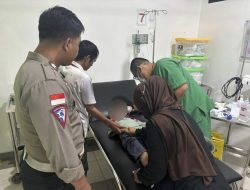 Aksi Spontan AKP Erwan Tony, Bantu Selamatkan Satu Keluarga Korban Laka Tunggal