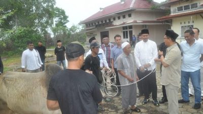 Pantau Pemotongan Hewan Kurban, Bupati Karimun Syukuri Peningkatan Kesadaran Sosial Warga