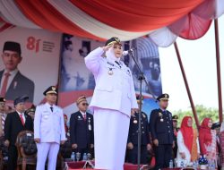 Pengibaran Merah Putih di Lapangan Tugu Sukses, Kasmarni Ajak Warga Bangun Bengkalis