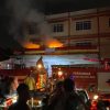Gerai Alfamart Kampung Kamboja Tanjunguban Terbakar, Api Menyala Dari Gudang Barang Lantai 2