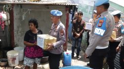 HUT ke-24 Propam Polri, Sie Propam Polres Anambas Bagikan Bansos ke Warga Perbatasan
