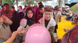 Operasi Pasar Murah Pemkab Natuna, Diserbu Ibu-ibu Walaupun Kondisi Hujan